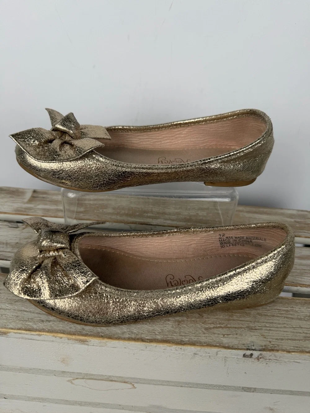Cynthia Rowley gold ballet flats metallic crinkle finish bow detail size 12